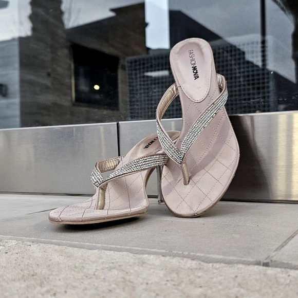 High heel thong Sandals - Picture 1 of 6